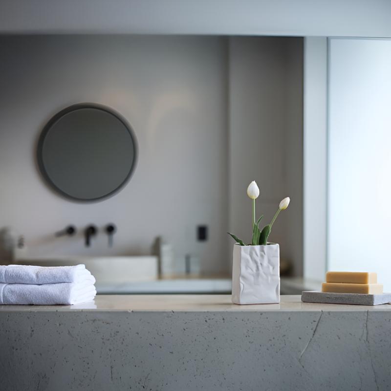 Integrierte Raumaufnahme: Vase (Nachher)